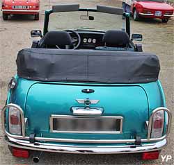 Rover Mini Seaway cabriolet Arc de Triomphe