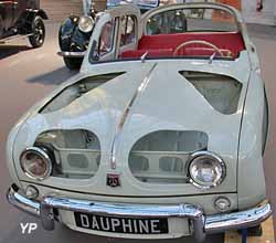 Renault Dauphine découpée
