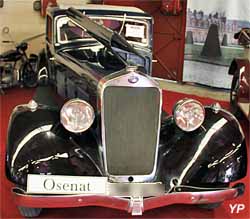 Delage D8-85 limousine usine