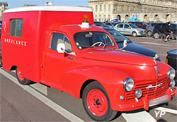 Peugeot 203 ambulance