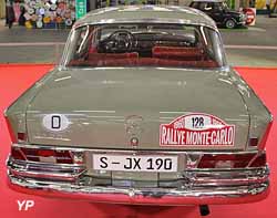 Mercedes 220 SE berline (W111)