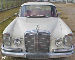 Mercedes 220 SE berline (W111)