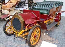 Gladiator type 12 HP phaeton