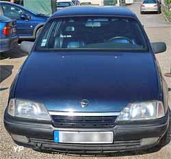 Opel Omega A Limousine 6 portes