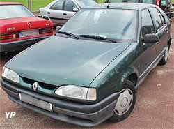 Renault 19 restylée RL 