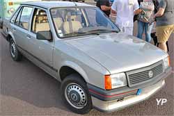 Opel Corsa A 4 portes Viva