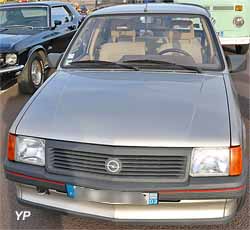 Opel Corsa A 4 portes Viva