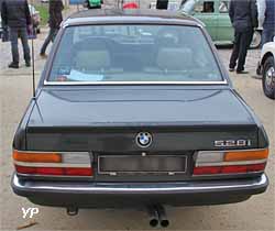 BMW 528i (E28)