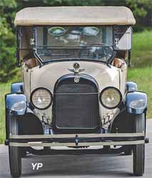 Studebaker Light Six Touring