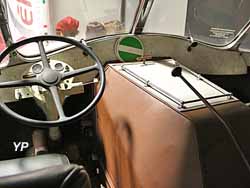 Delahaye 163 D car 32 places