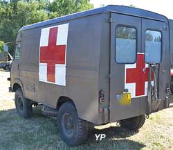 Saviem TP3 L39 ambulance armée