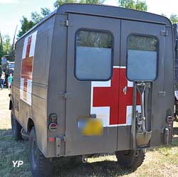 Ambulância armada Saviem TP3 L39