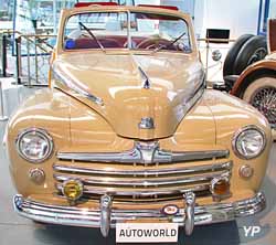 Ford 1946 Super Deluxe Sportsman Convertible Woody