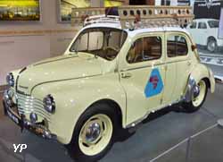 Renault 4 CV - rallye Méditerranée Le Cap 1950