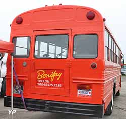 International Harvester Loadstar 1653 School Bus