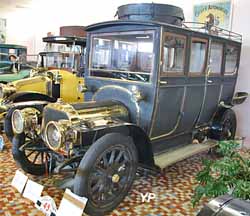 Léon Bollée 20 HP limousine