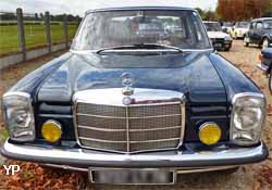 Mercedes 220 (W115)