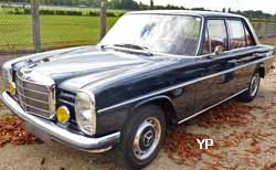 Mercedes 220 (W115)