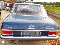 Mercedes 220 (W115)