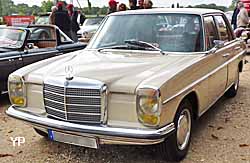 Mercedes 220 D (W115)