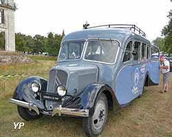 Un car Citroën U23