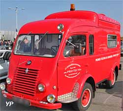 Renault Goélette R2086 ambulance pompiers