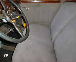 Packard 745 Deluxe Eight Club Sedan