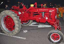 Tracteur McCormick Farmall F235 D