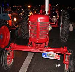 Tracteur McCormick Farmall F235 D