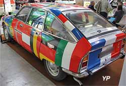 Citroën GS à Drapeaux