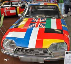 Citroën GS à Drapeaux