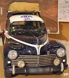 Peugeot 203 commerciale raid Le Cap-Alger-Paris