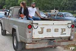 Jeep Gladiator J 3000 Townside V8 4x4