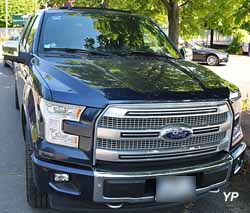 Ford F150 Lobo Platinum Crew cabin