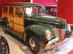 Ford V8 Eight Deluxe (01A)