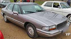 Buick Park Avenue sedan