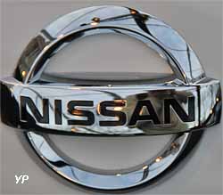 logo Nissan