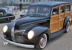 Ford V8 1939 Deluxe Station Wagon