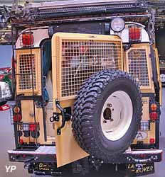 Land Rover Series III 109 D Camel Trophy