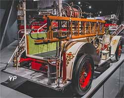 American LaFrance Type 5 Double Tank Combination