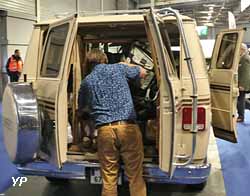 Chevrolet Chevy Van G20 Explorer Conversion Van