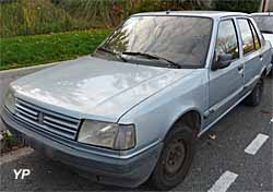 Peugeot 309