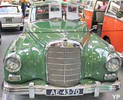 Mercedes 300d (W189) berline