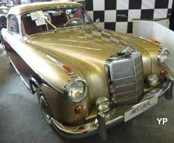 Mercedes 220 S (ponton) coupé