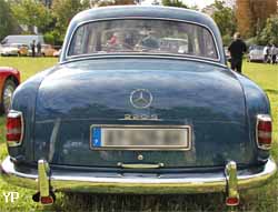 Mercedes 220 S (W180)