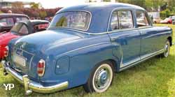 Mercedes 220 S (W180)