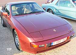 Porsche 944