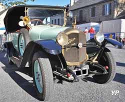 Auto Rétro Aveyronnais - Les Rencontres de Réquista 2010 De Dion Bouton 1928 (doc. Auto Rétro Aveyronnais)